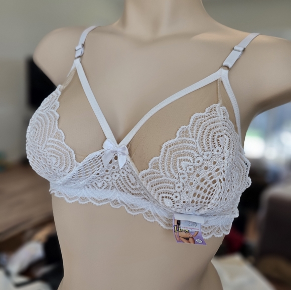 White Lace Lingerie set, GG: 36C-34DD - Picture 5 of 12